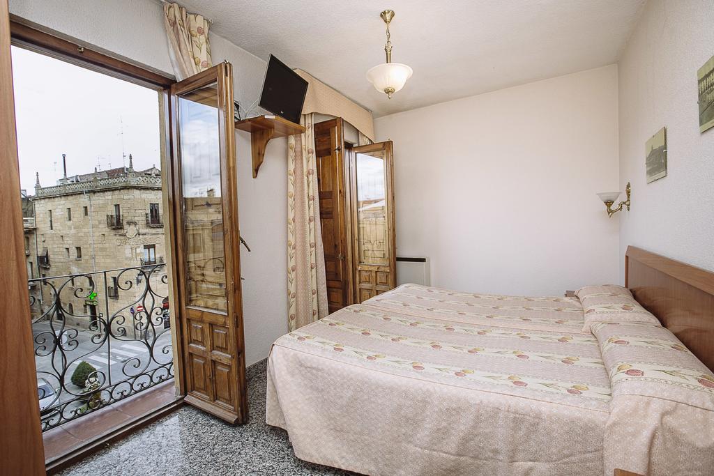 Hostal Plaza Ciudad-Rodrigo Kamer foto