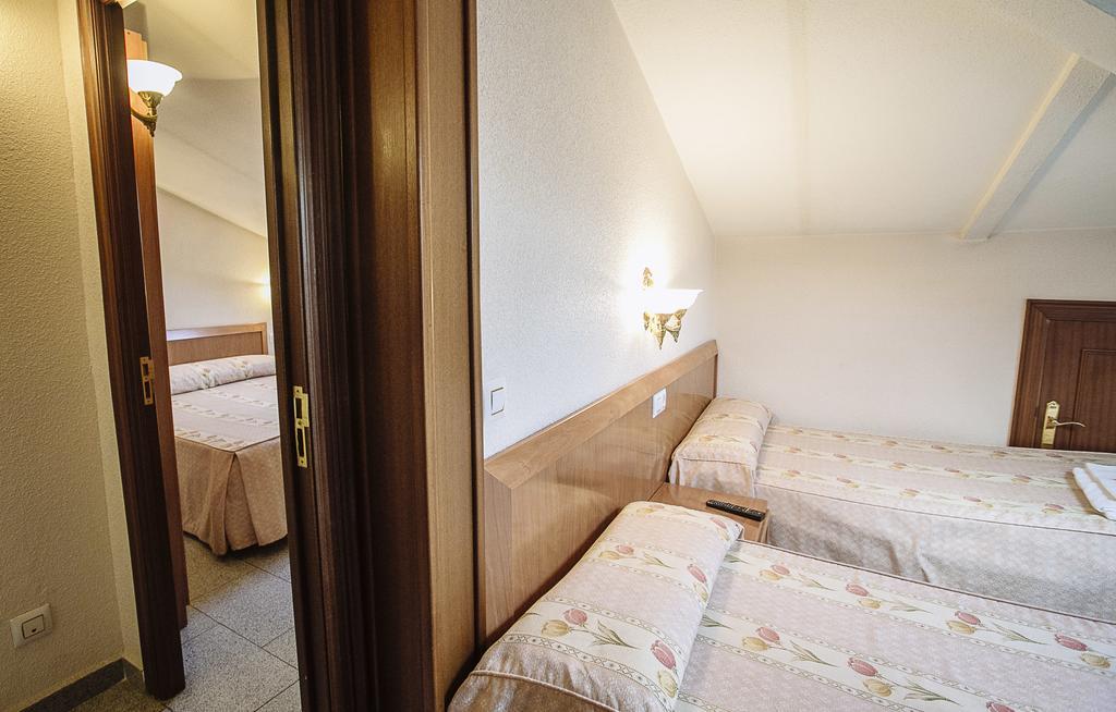 Hostal Plaza Ciudad-Rodrigo Kamer foto