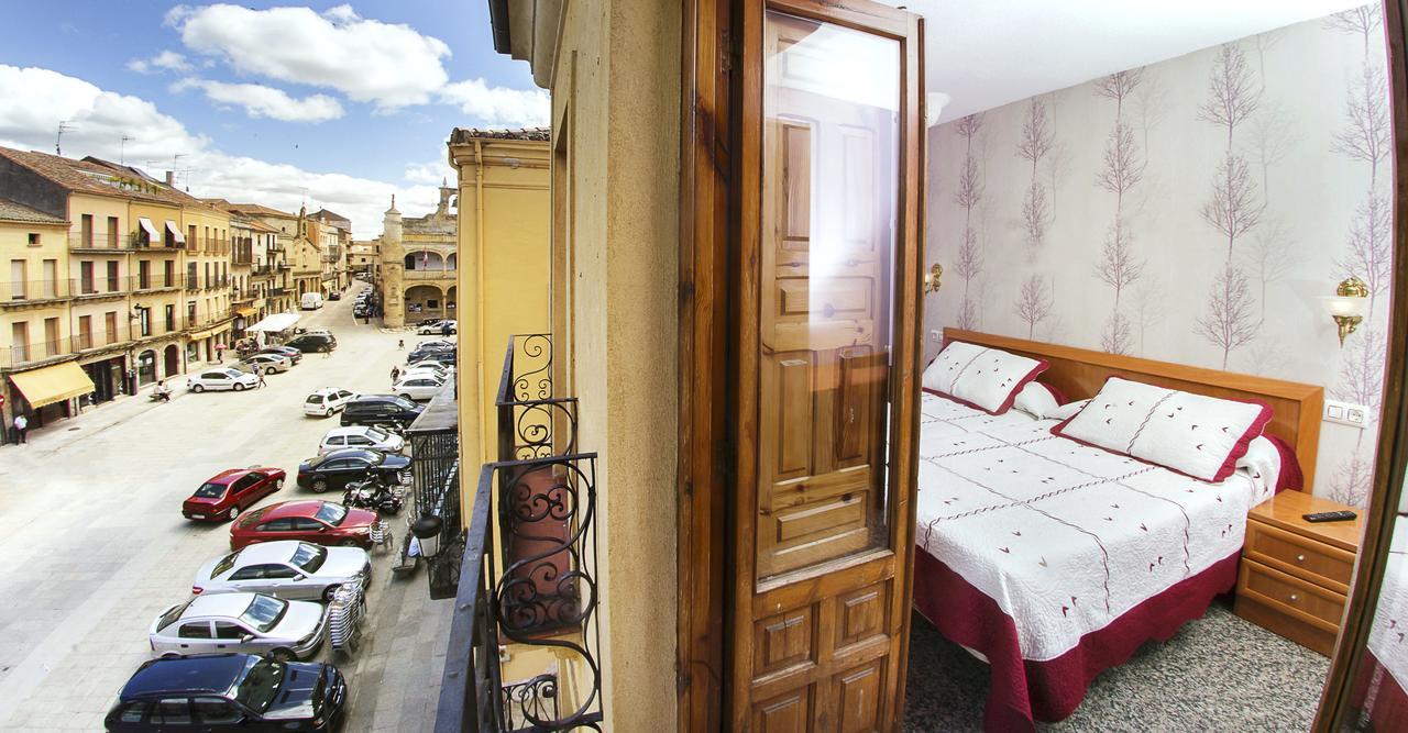 Hostal Plaza Ciudad-Rodrigo Buitenkant foto